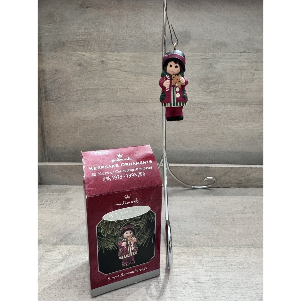 1998 Hallmark Keepsake Sweet Rememberings Ornament 2.25"H‎